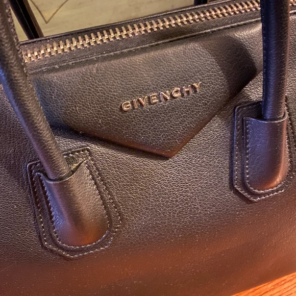 Givenchy Antigona goat leather medium satchel - Picture 6 of 12